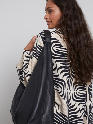 magasin de lingerie salon de provence-soutien-gorge bouches du rhone-lingerie pour hommes istres-carnets christian lacroix miramas-lingerie grande taille salon de provence defile de mode miss paca