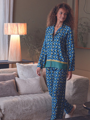 magasin de lingerie salon de provence-soutien-gorge bouches du rhone-lingerie pour hommes istres-carnets christian lacroix miramas-lingerie grande taille salon de provence defile de mode miss paca